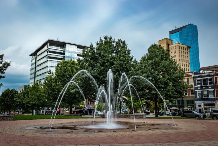 41. Kentucky - Median Household Income: $61,118 / GDP per Capita: $64,110